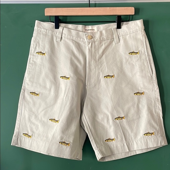 Ruff Hewn Men's 34 Cream Flat Front Shorts with Embroidered Fish Design - Picture 1 of 4